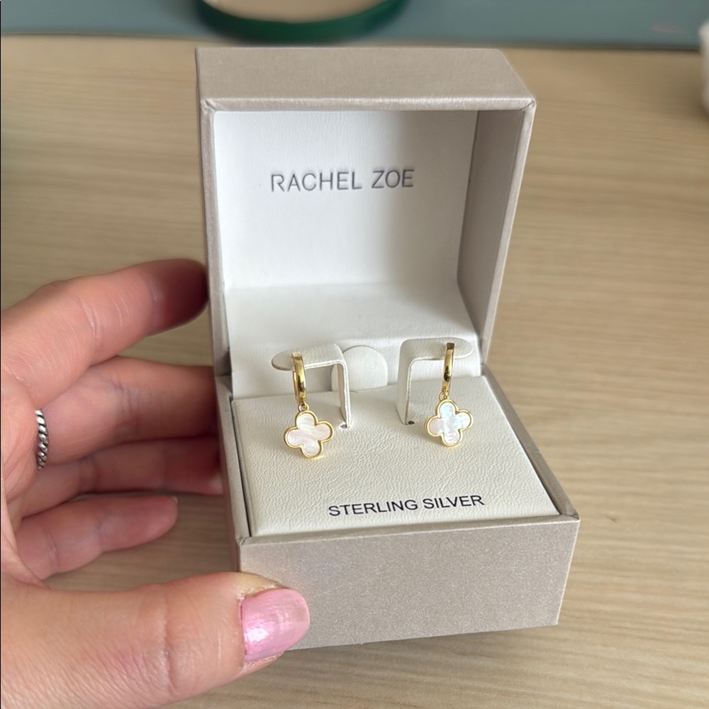 clover earrings!